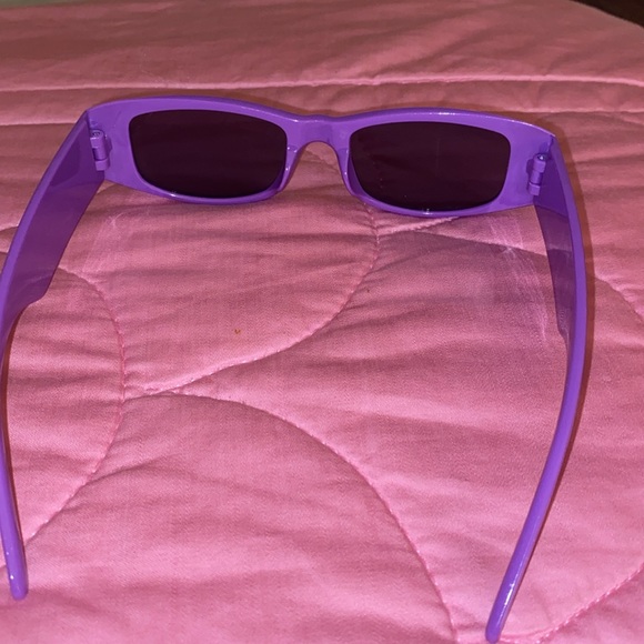 I’m selling a purple palm angels shade and I’m negotiable - Picture 4 of 4